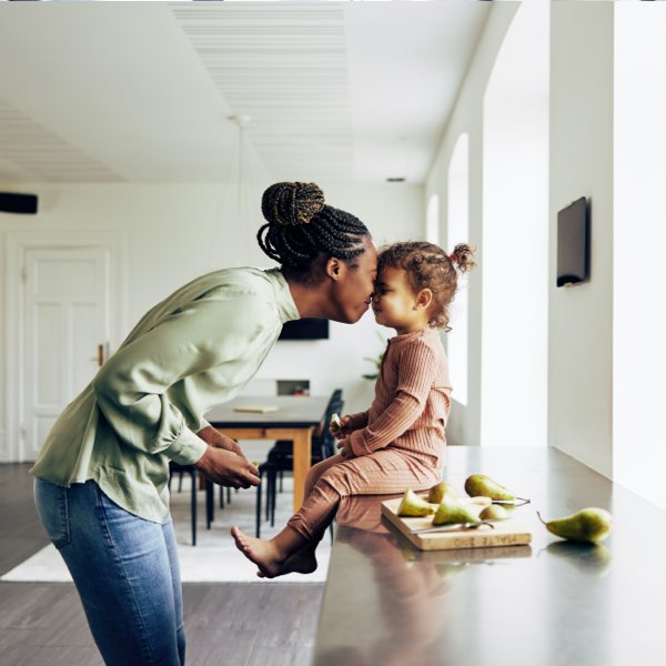 mom-daughter-nose-kiss